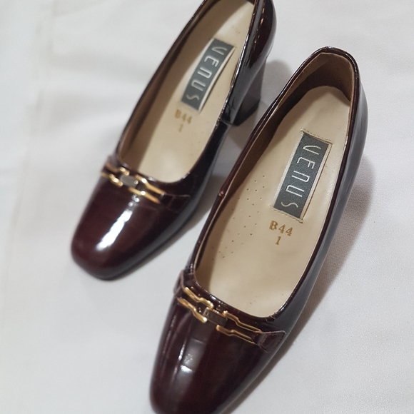 Venus Shoes - Picture 10 of 16